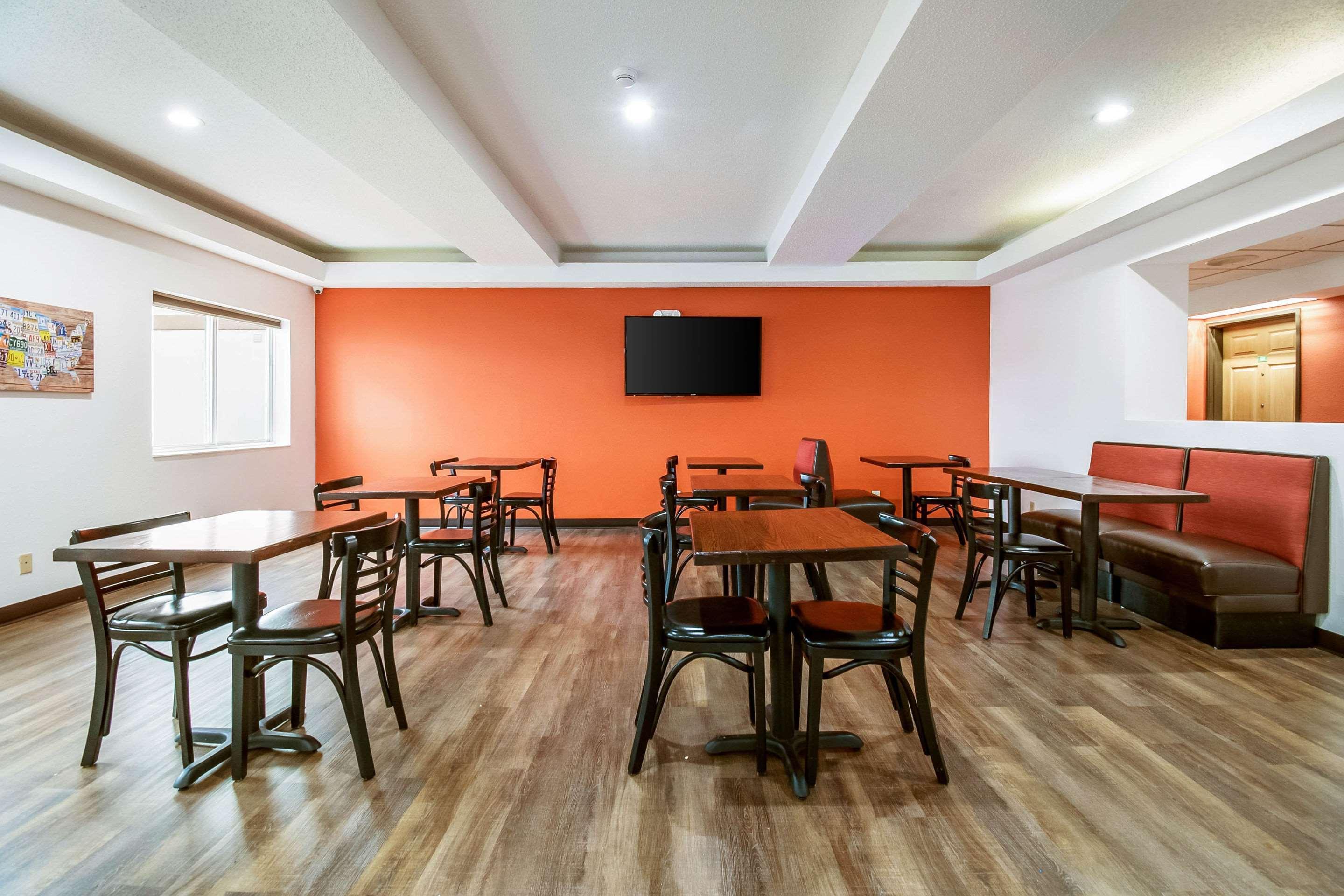 Hotel Econo